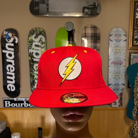 New era the flash DC comics hat 7 1/8th - Picture 1 of 7